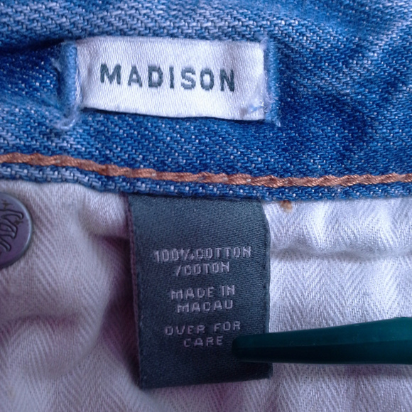 Abercrombie & Fitch jeans Sz 4R Madison Boot cut Low rise Distressed Lt med blue - Picture 3 of 14